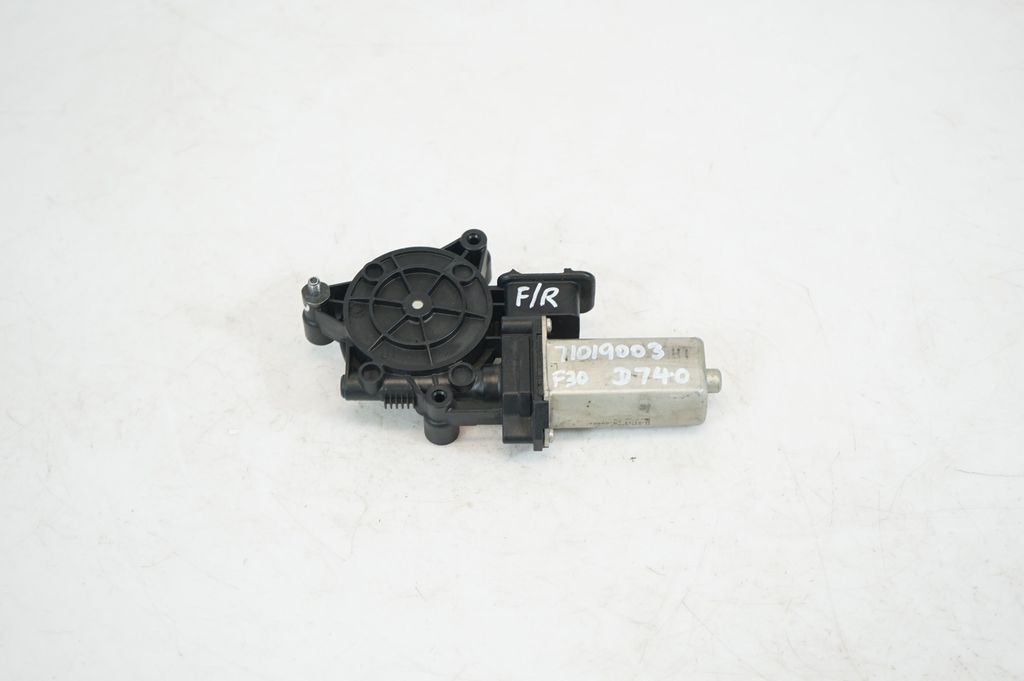 Front door window regulator with motor (5)