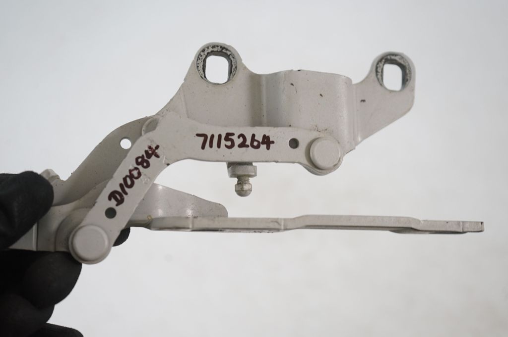 Engine bonnet/hood hinges (7)