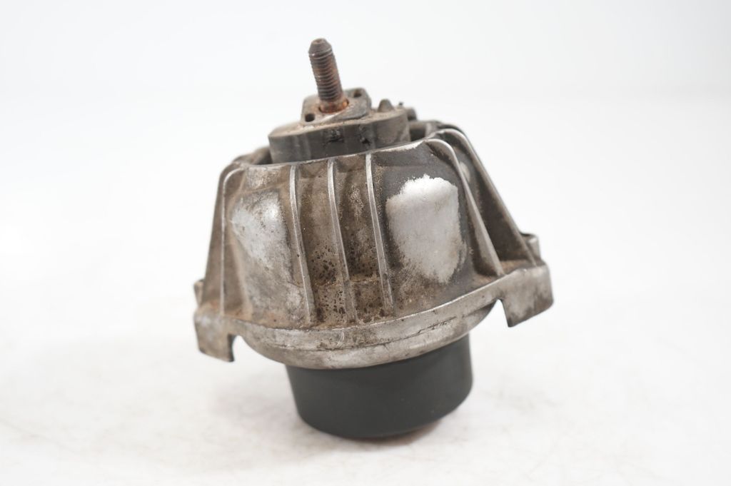 Engine mount bracket (4)