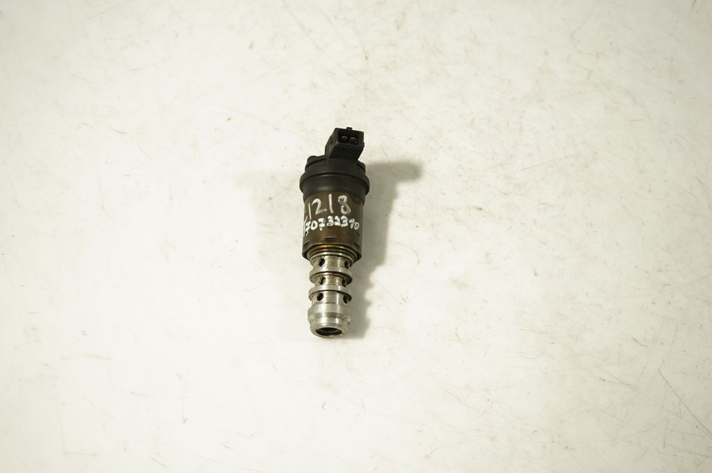 Camshaft vanos timing valve