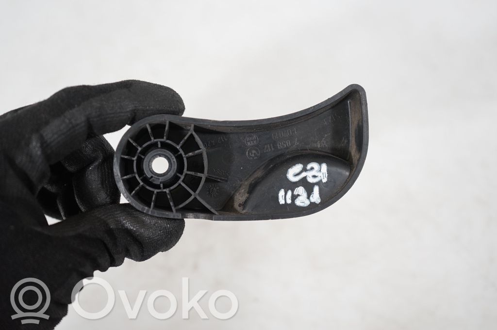 Front wiper blade arm (6)