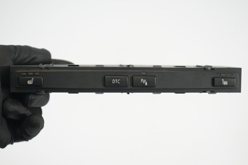 Seat heating switch (4)