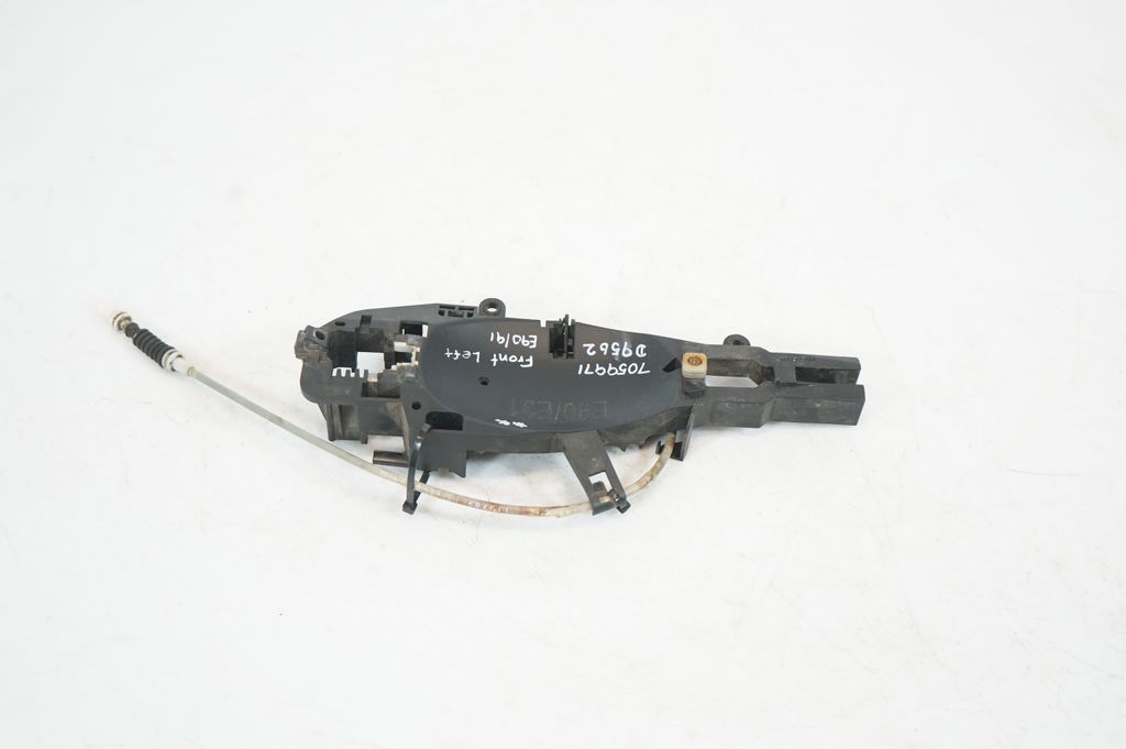 Front door exterior handle/bracket (3)