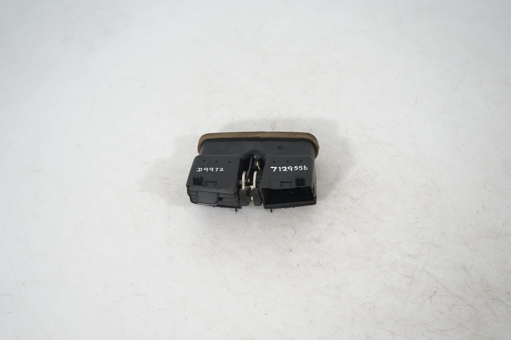 Rear air vent grill (5)