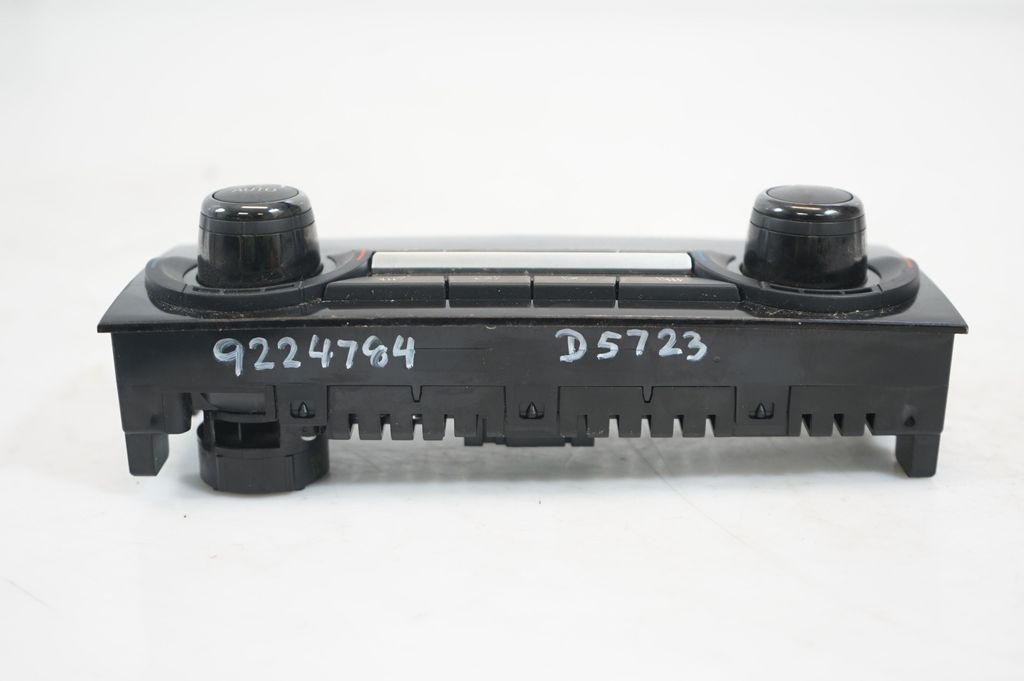 Climate control unit (10)