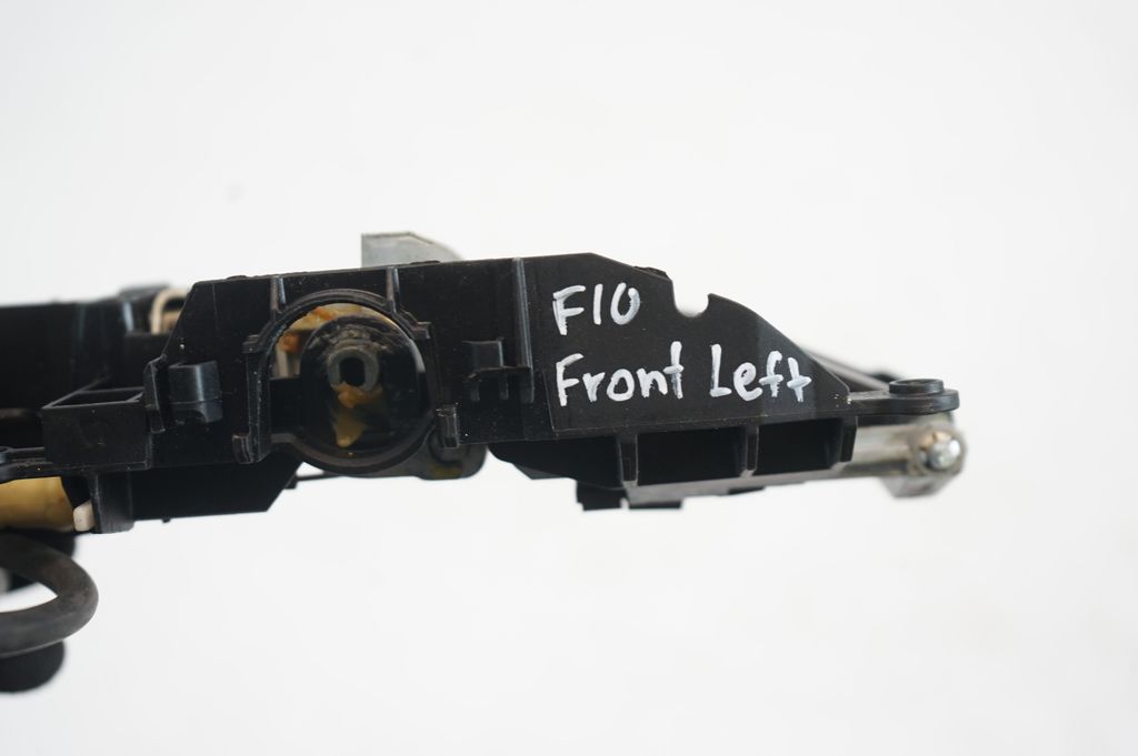 Front door exterior handle/bracket (8)