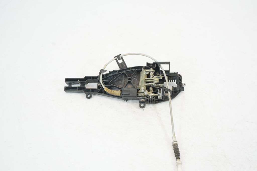 Rear door exterior handle/bracket (5)