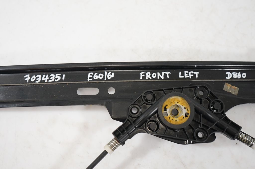 Front door window regulator with motor (9)