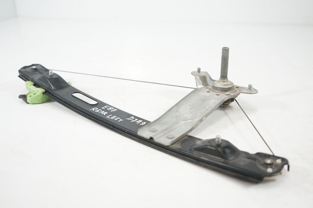 Rear door window regulator with motor (6)