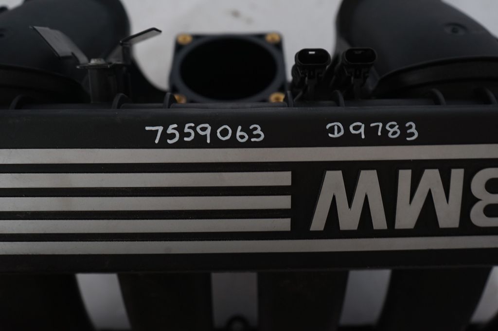 Intake manifold (11)