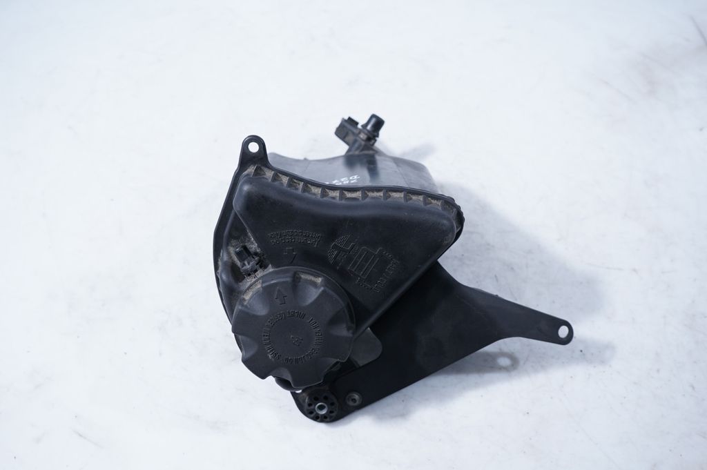 Coolant expansion tank/reservoir (3)
