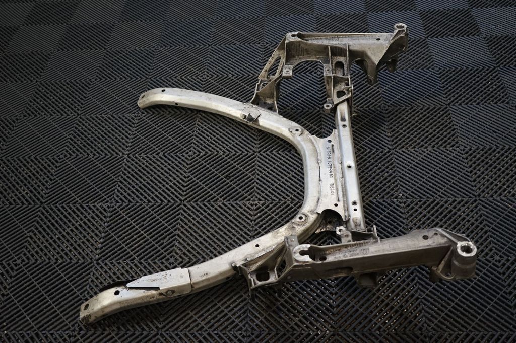 Front subframe (2)