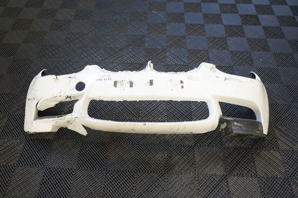 Front bumper (12)