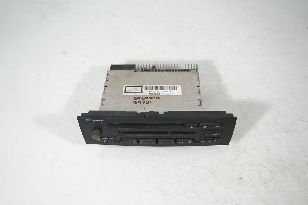 Radio/CD/DVD/GPS head unit