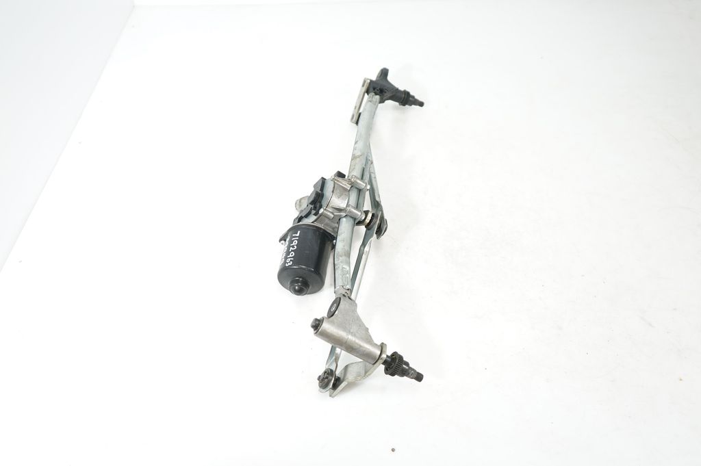 Front wiper linkage and motor (2)