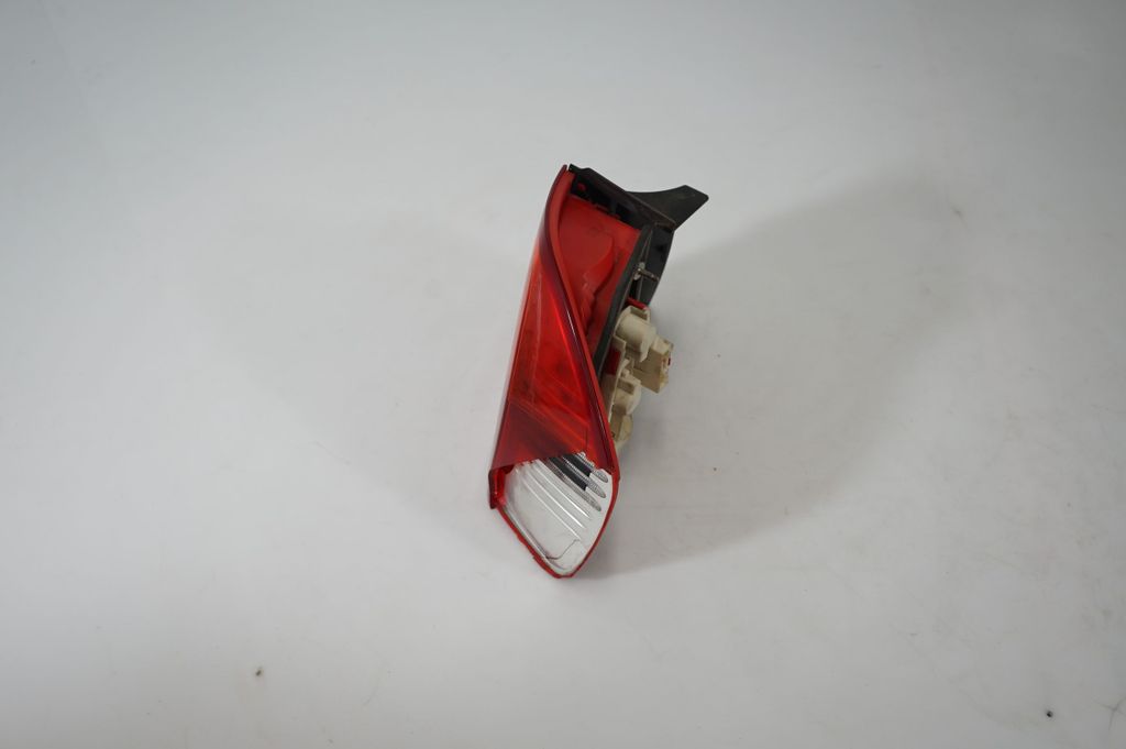 Rear/tail lights (2)