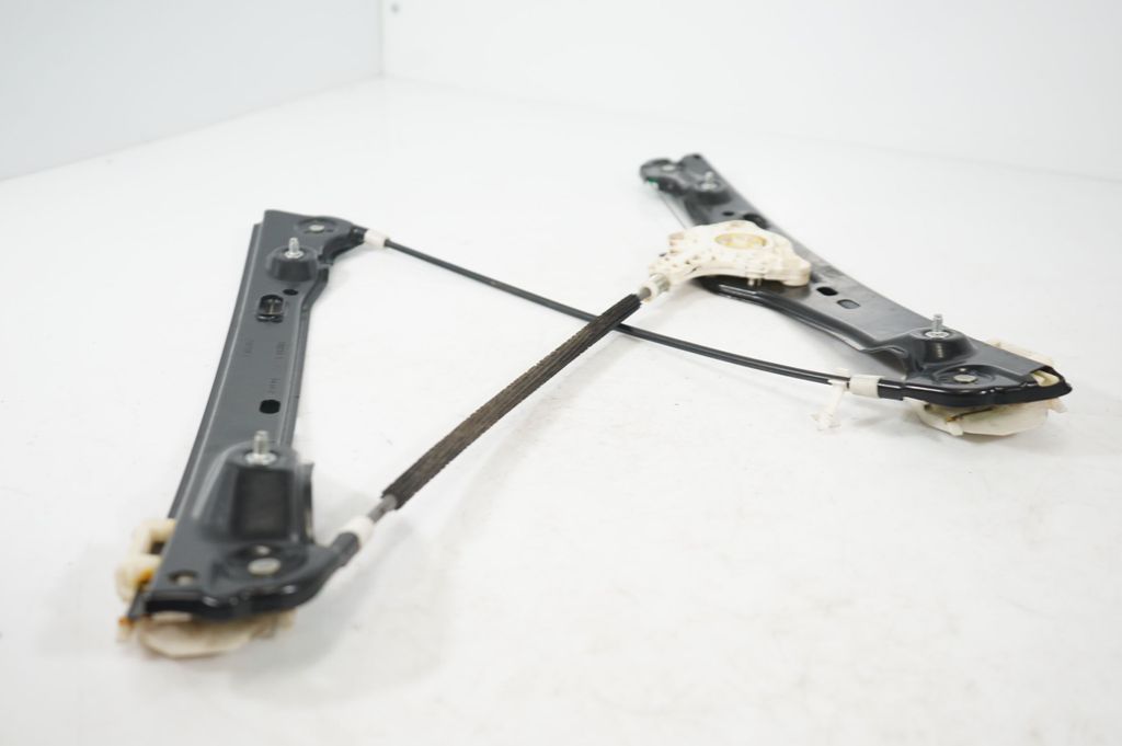 Front door window regulator with motor (6)