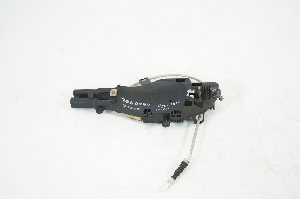 Rear door exterior handle/bracket