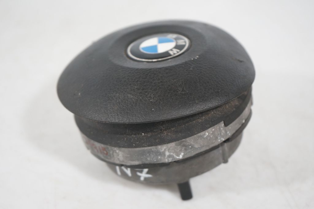 Steering wheel airbag (8)