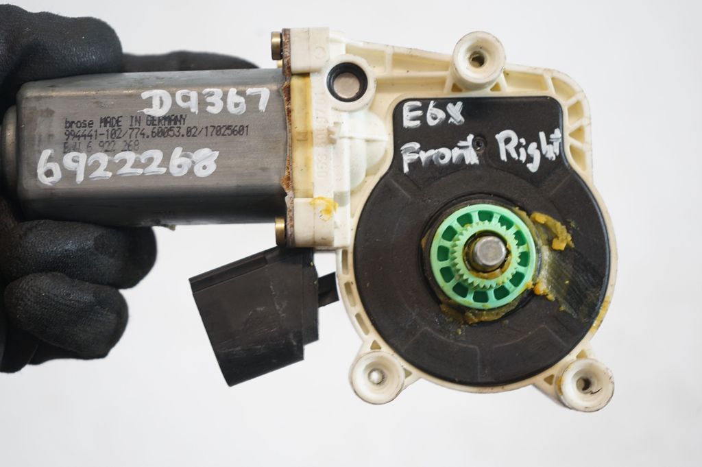 Front door window regulator with motor (7)