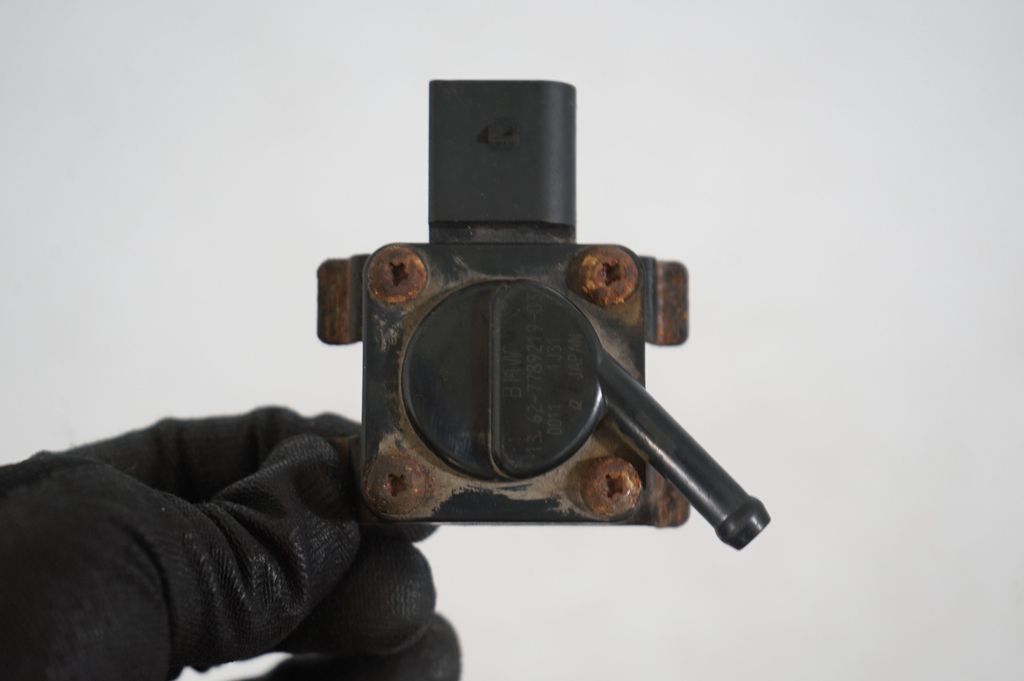 Exhaust gas pressure sensor (6)