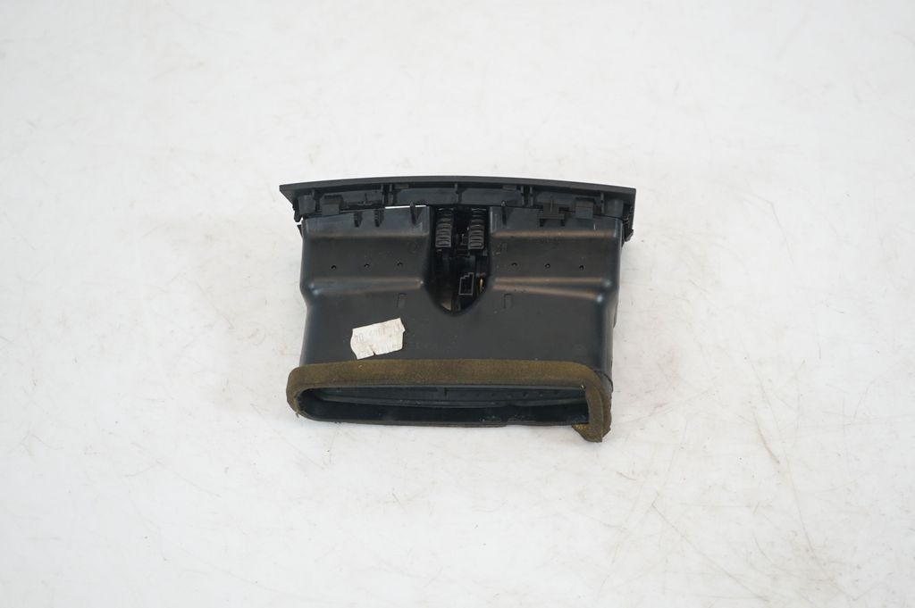 Rear air vent grill (3)