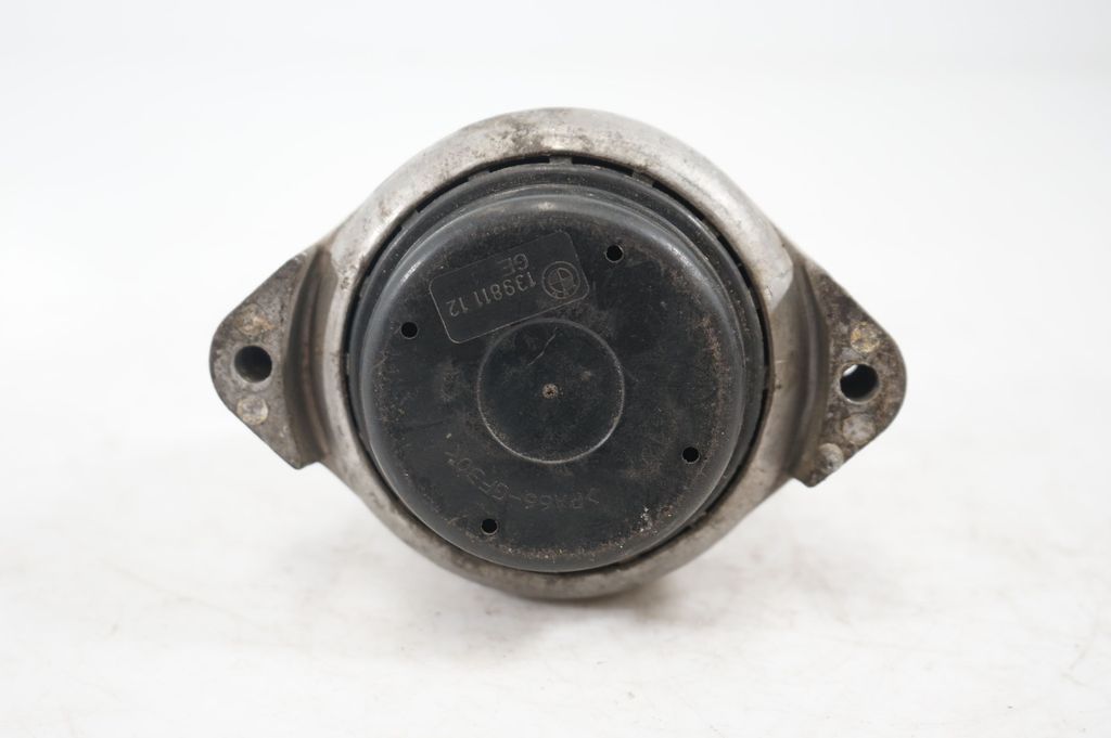 Engine mount bracket (6)