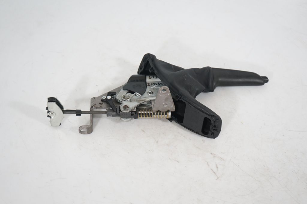 Handbrake/parking brake lever assembly
