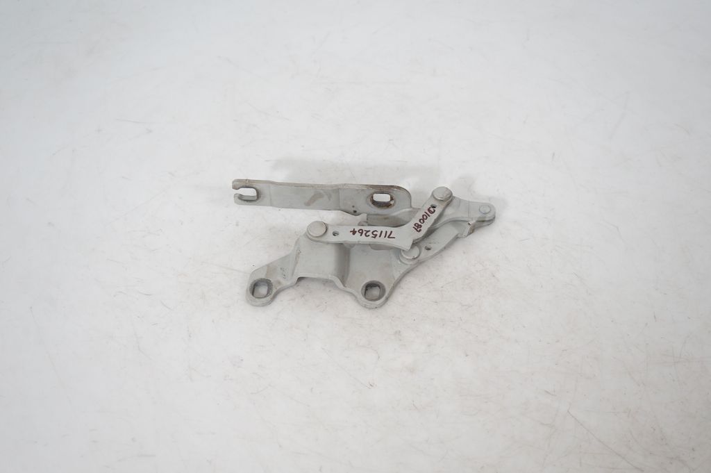 Engine bonnet/hood hinges (3)