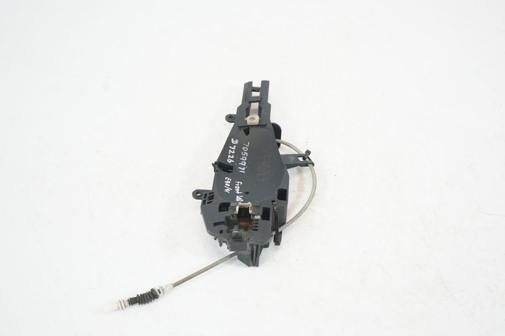 Front door exterior handle/bracket (2)