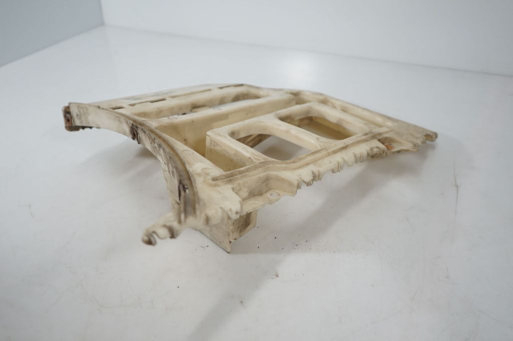 Rear bumper mounting bracket (7)