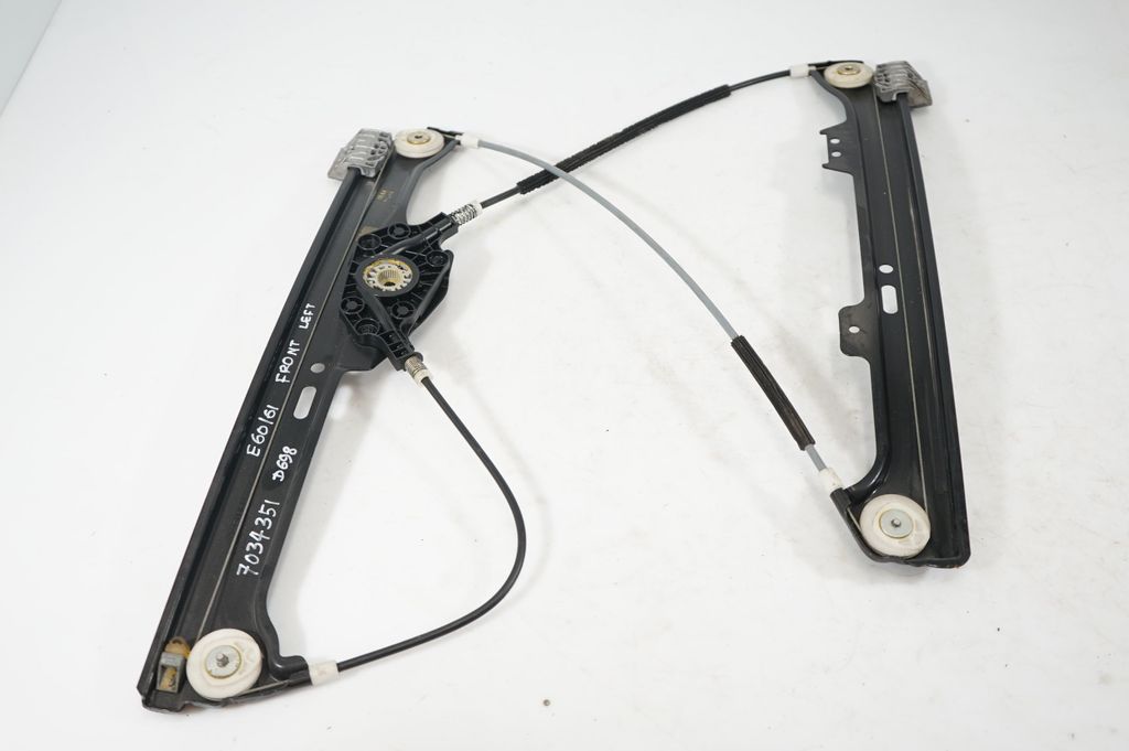 Front door window regulator with motor (4)