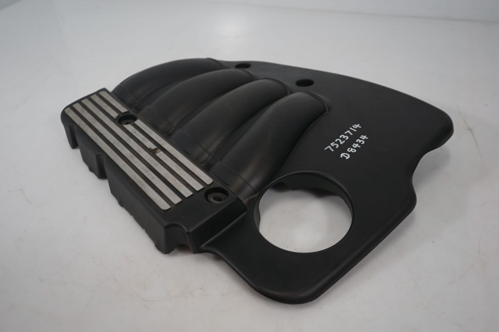 Engine cover (trim) (6)