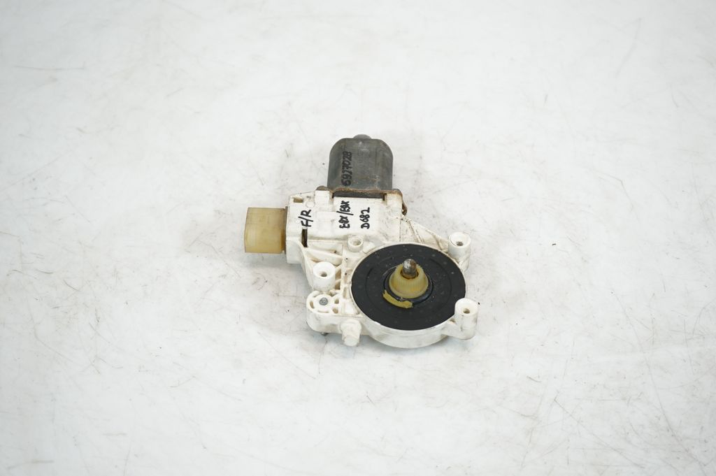 Front door window regulator with motor (4)