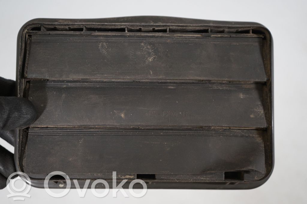 Quarter panel pressure vent (7)