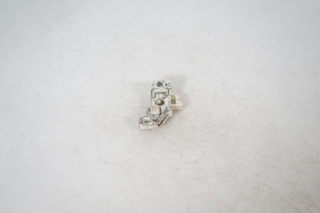 Tail light bulb cover holder (2)