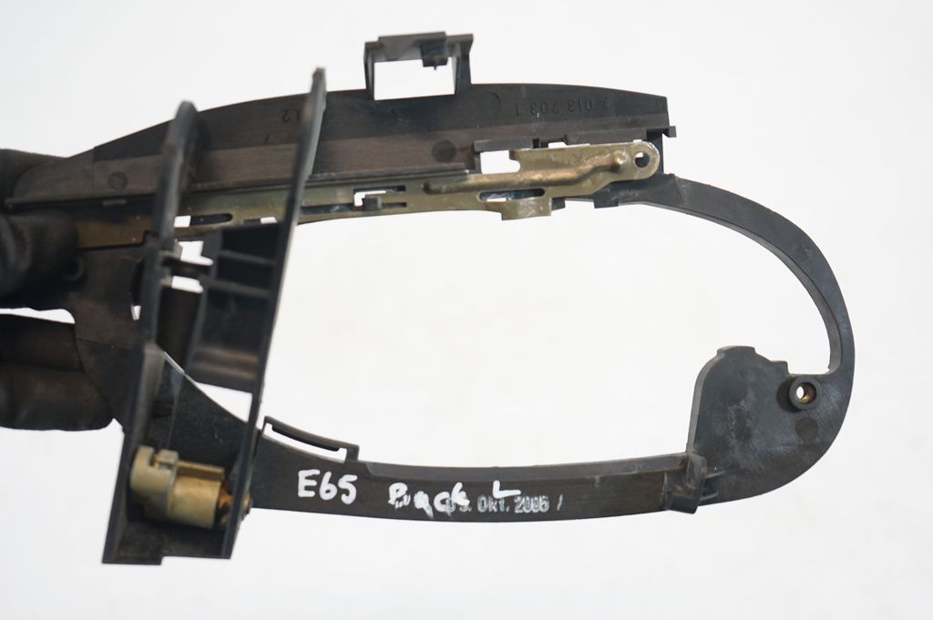 Rear door exterior handle/bracket (6)