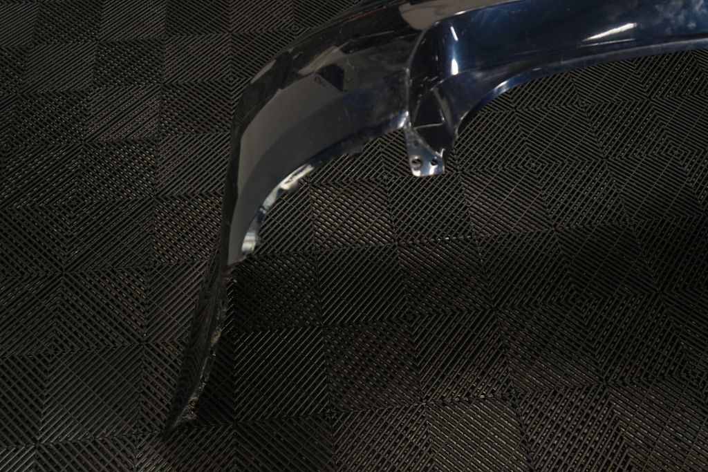 Rear bumper cross member (9)