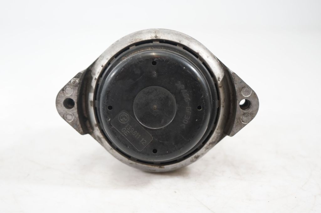 Engine mount bracket (6)