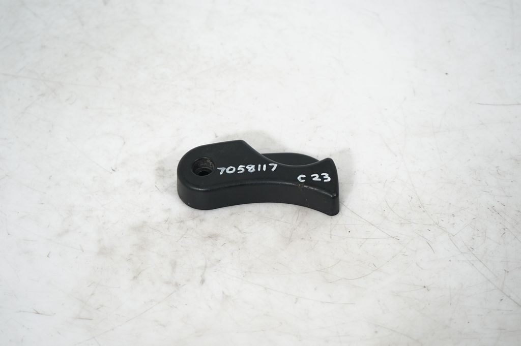 Engine bonnet (hood) release handle