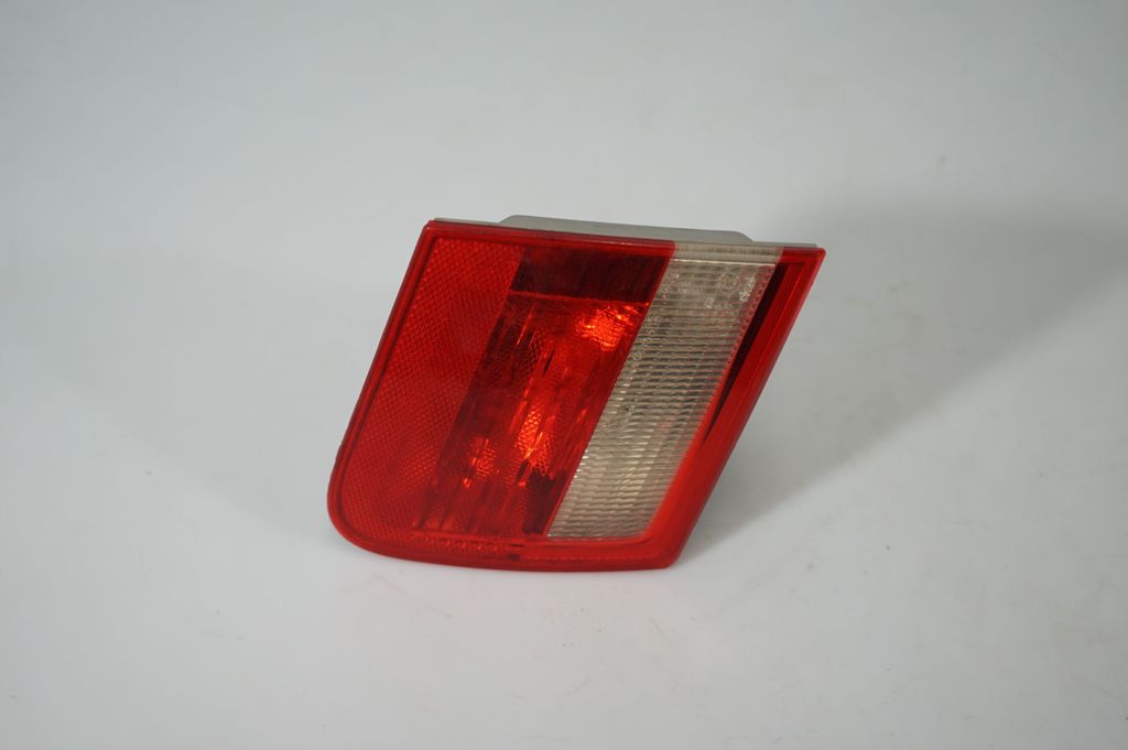 Tailgate rear/tail lights (2)