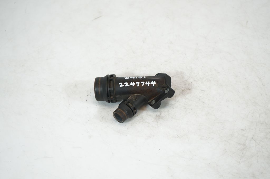 Engine coolant pipe/hose