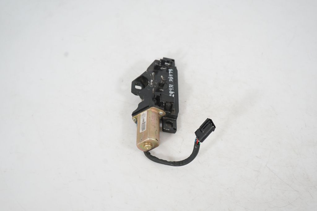 Tailgate/trunk/boot lift motor (4)