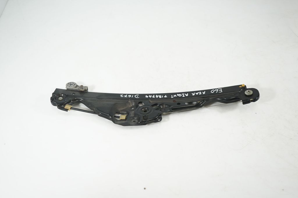 Rear door window regulator with motor (3)