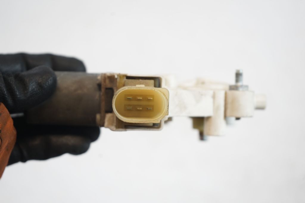 Front door window regulator with motor (6)