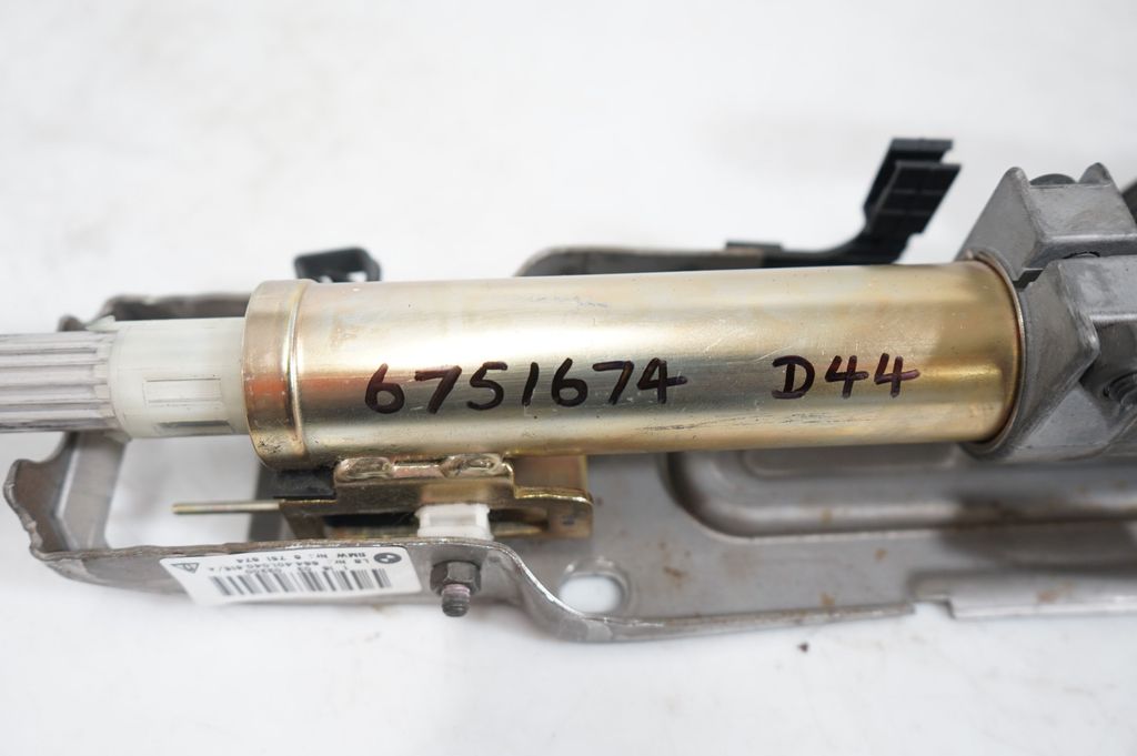 Steering wheel axle (10)