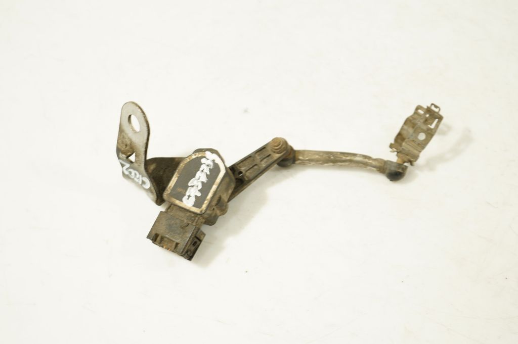 Accelerator throttle pedal (6)