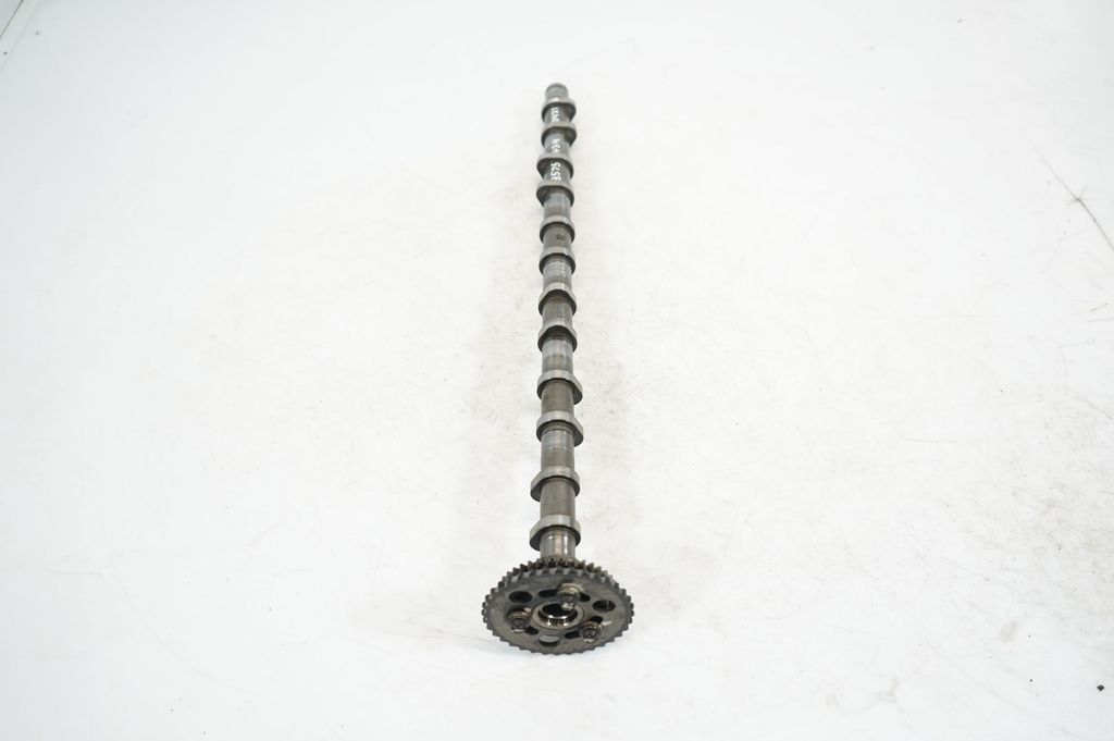 Camshaft (4)