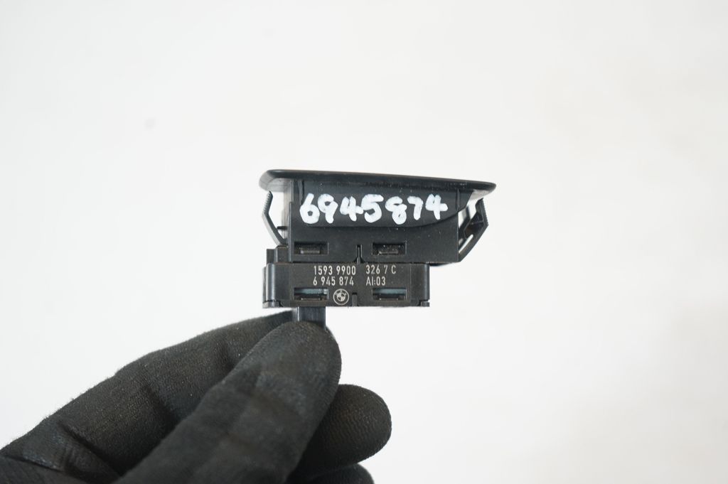 Electric window control switch (9)