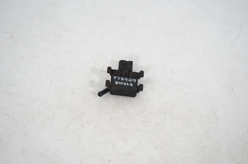 Exhaust gas pressure sensor (5)